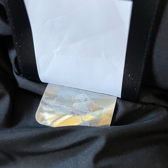 The North Face Men’s Gotham III Waterproof Black Jacket - Picture 10 of 10